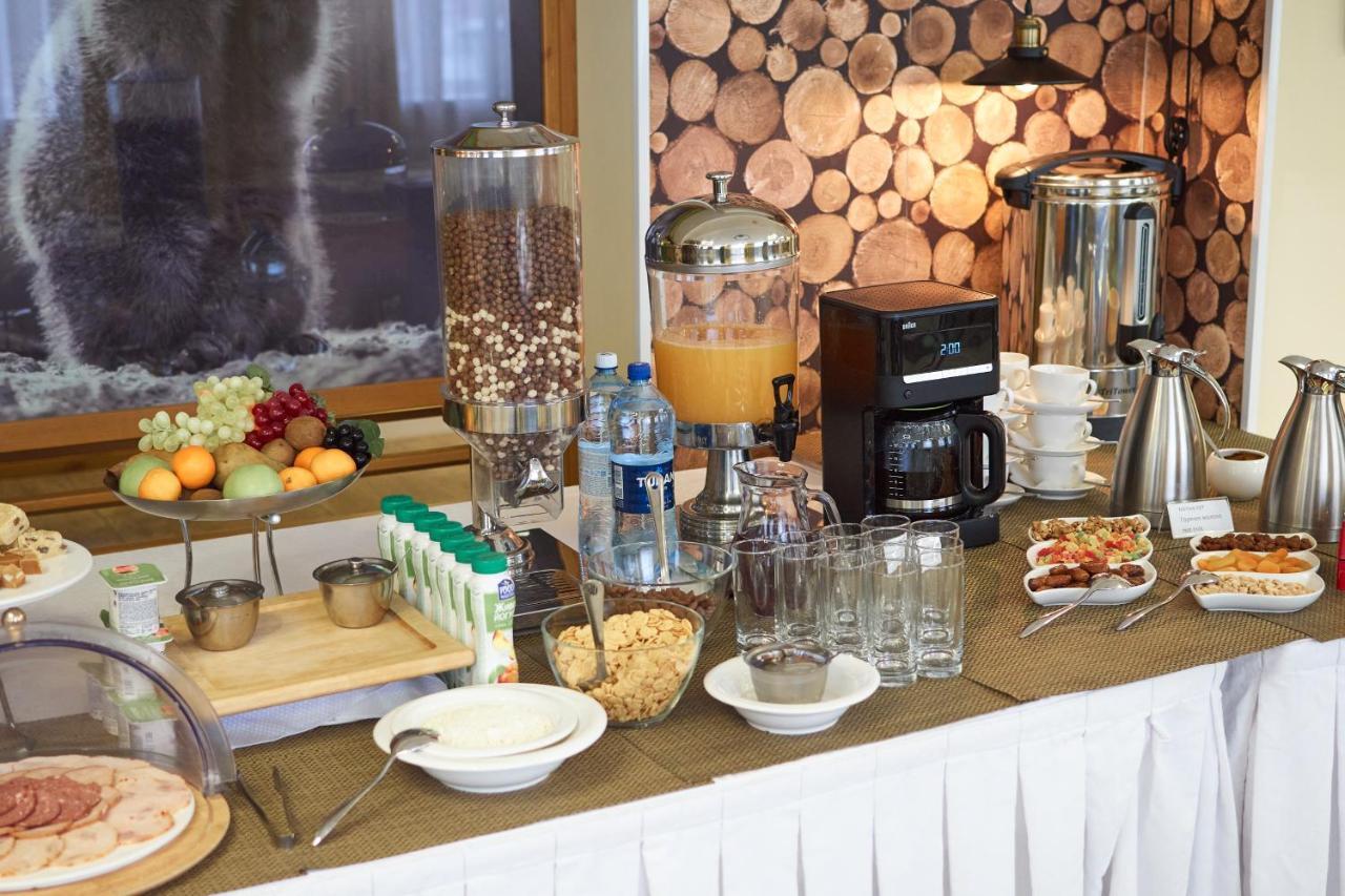 Green Which Hotel Петропавловск Екстериор снимка