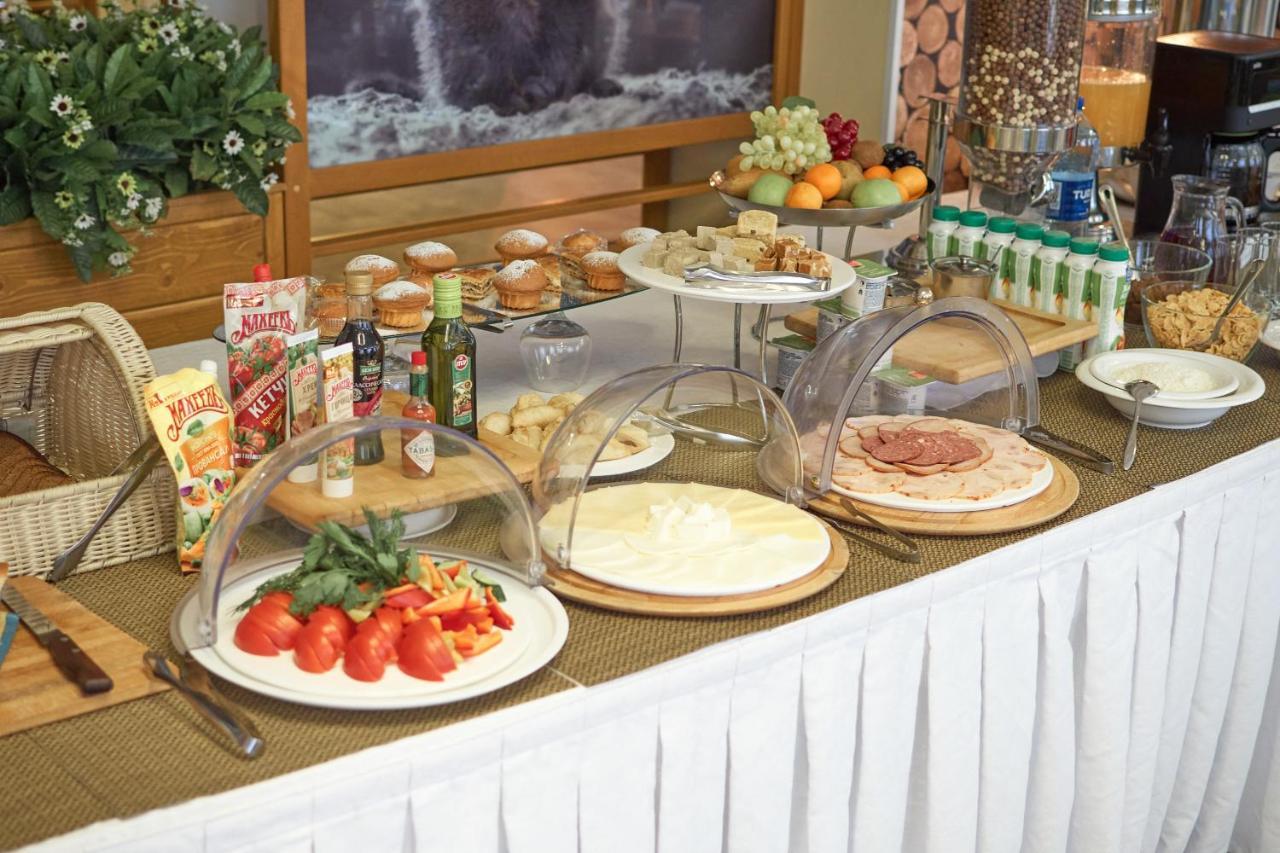 Green Which Hotel Петропавловск Екстериор снимка