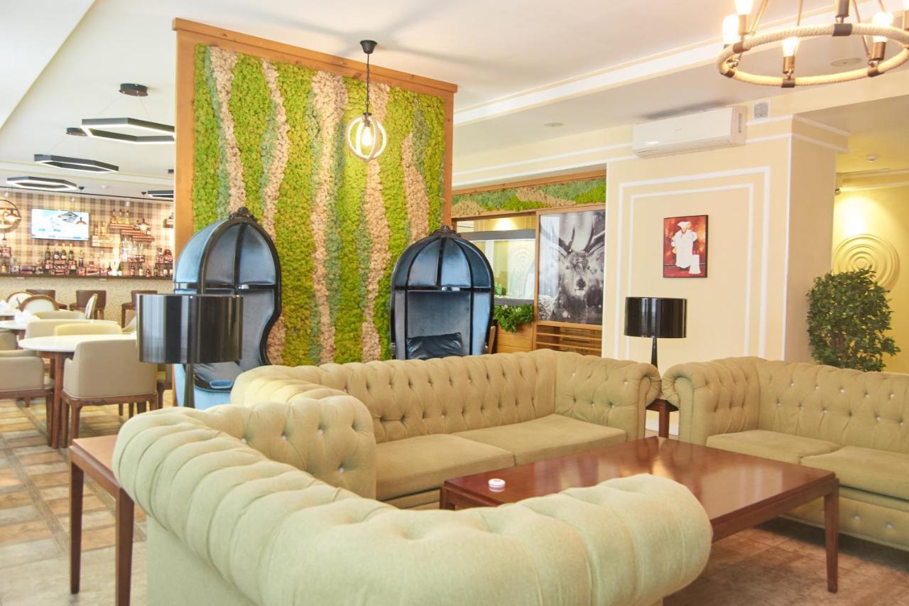 Green Which Hotel Петропавловск Екстериор снимка