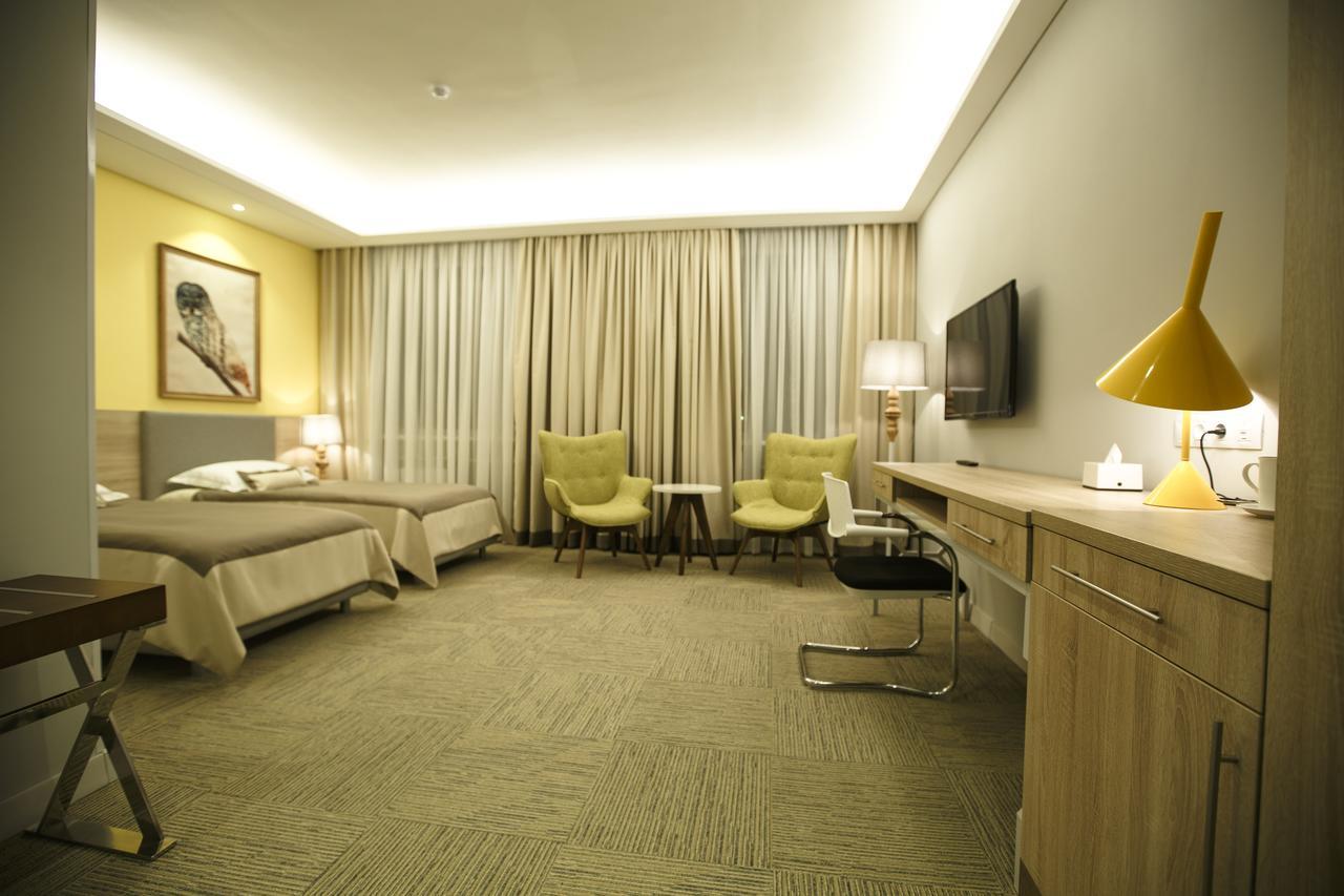 Green Which Hotel Петропавловск Екстериор снимка