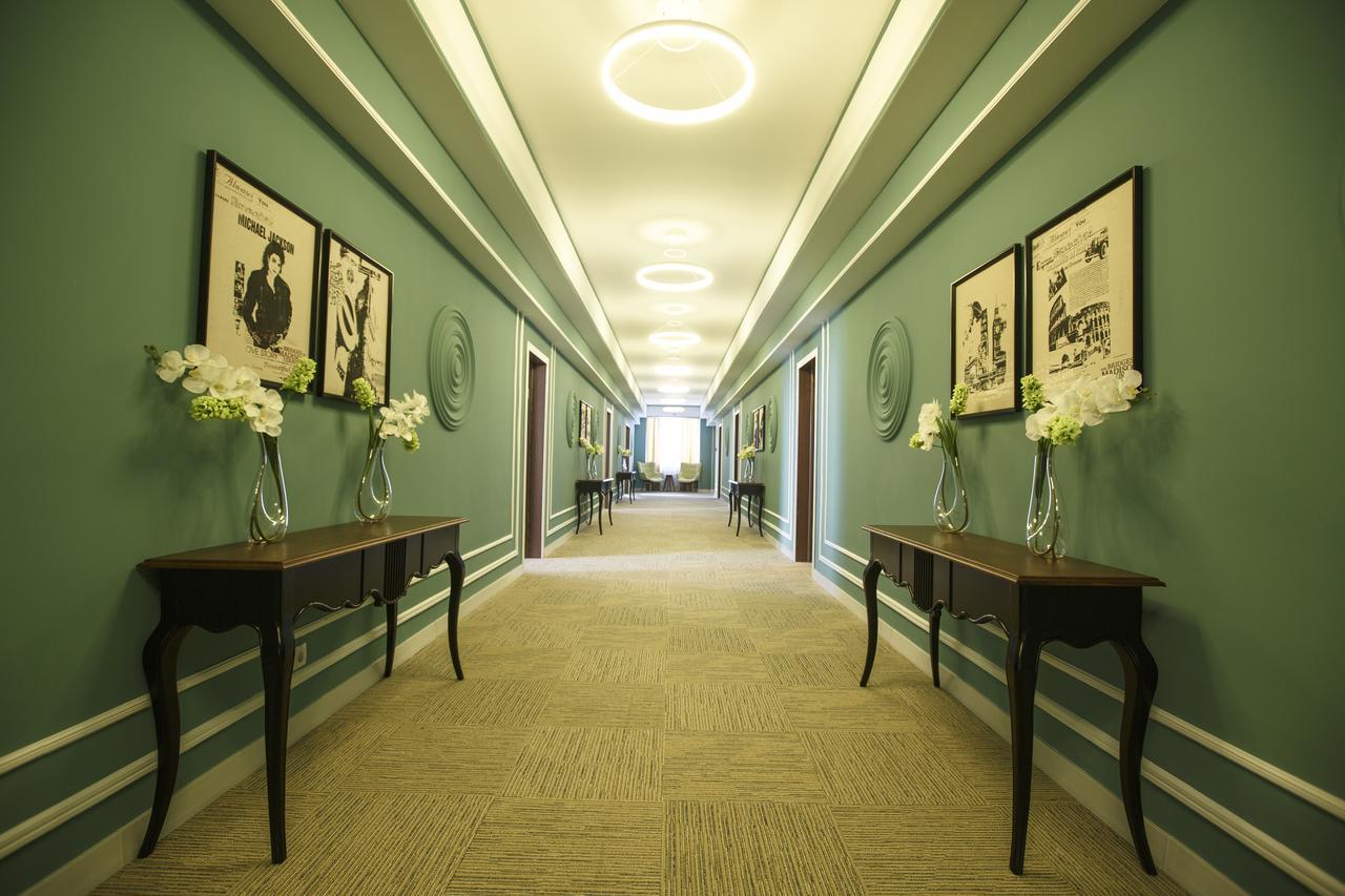 Green Which Hotel Петропавловск Екстериор снимка