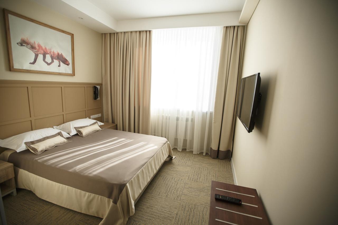 Green Which Hotel Петропавловск Екстериор снимка