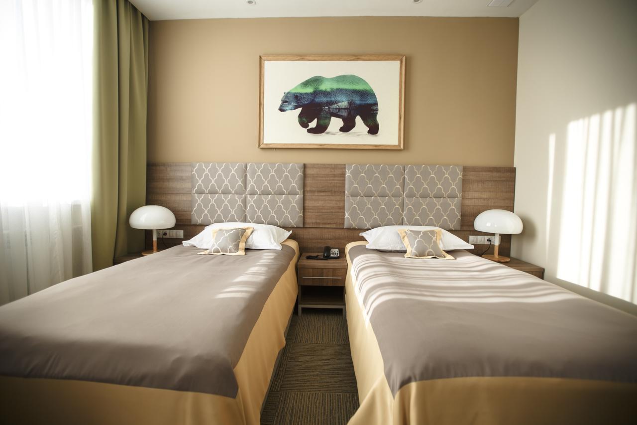 Green Which Hotel Петропавловск Екстериор снимка