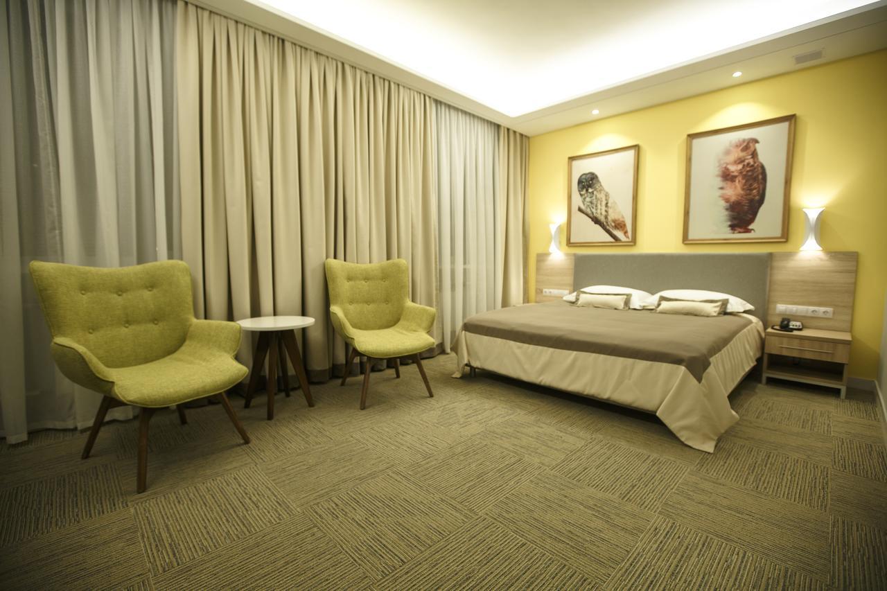 Green Which Hotel Петропавловск Екстериор снимка