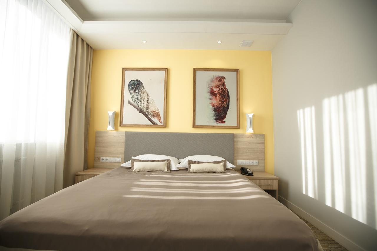 Green Which Hotel Петропавловск Екстериор снимка