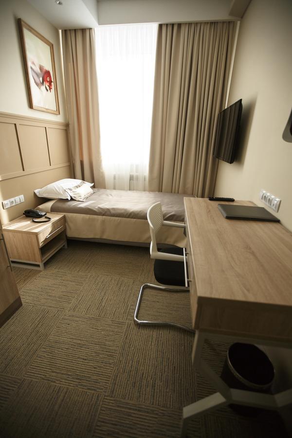 Green Which Hotel Петропавловск Екстериор снимка