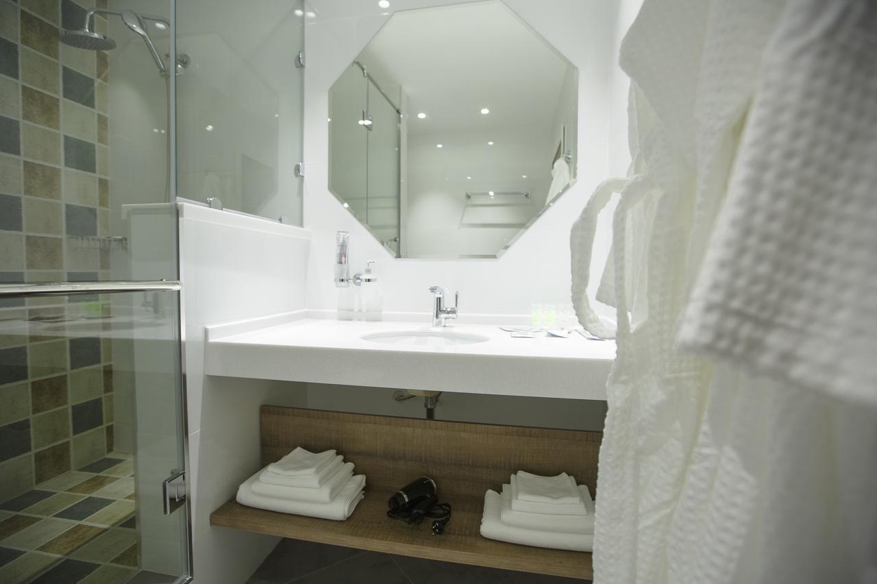 Green Which Hotel Петропавловск Екстериор снимка